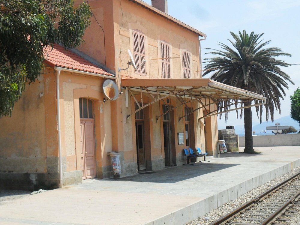 Train travel on Corsica